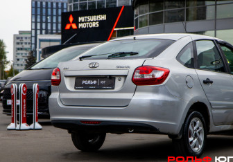 Подержанный автомобиль LADA (ВАЗ) Granta Liftback 2014 года (16 фото)