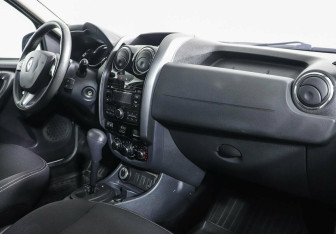 Подержанный автомобиль Renault Duster 2016 года (6 фото)