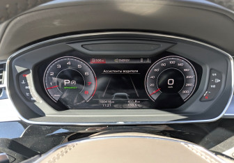 Подержанный автомобиль Audi A8 2020 года (13 фото)