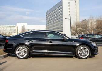 Подержанный автомобиль Audi A5 Liftback 2017 года (3 фото)