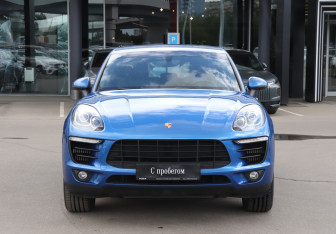 Подержанный автомобиль Porsche Macan 2015 года (2 фото)