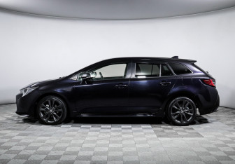 Подержанный автомобиль Toyota Corolla Wagon 2020 года (8 фото)