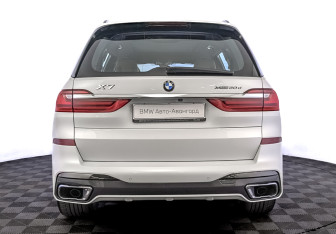 Подержанный автомобиль BMW X7 2020 года (6 фото)