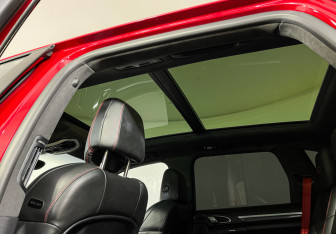 Подержанный автомобиль Porsche Cayenne 2013 года (16 фото)