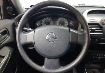 Подержанный автомобиль Nissan Almera Classic 2007 года (17 фото)