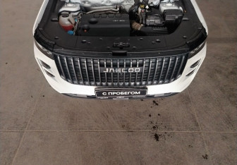 Подержанный автомобиль Jaecoo J7 2023 года (18 фото)