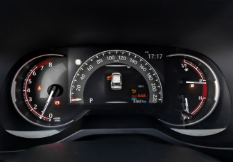 Подержанный автомобиль Toyota RAV4 2022 года (16 фото)
