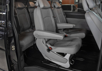 Подержанный автомобиль Mercedes-Benz Viano 2011 года (11 фото)