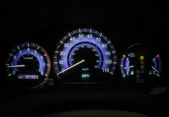 Подержанный автомобиль Toyota Sienna 2006 года (16 фото)