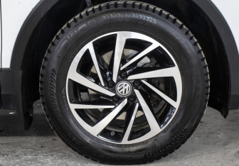 Подержанный автомобиль Volkswagen Tiguan 2018 года (26 фото)
