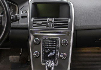 Подержанный автомобиль Volvo XC60 2013 года (15 фото)