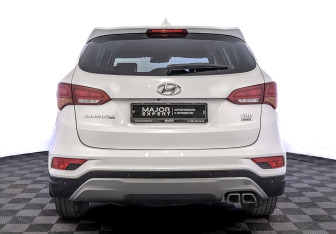 Подержанный автомобиль Hyundai Santa Fe 2018 года (6 фото)
