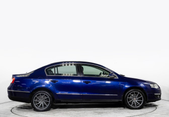 Подержанный автомобиль Volkswagen Passat Sedan 2010 года (3 фото)