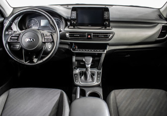 Подержанный автомобиль Kia Seltos 2020 года (11 фото)