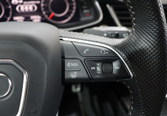 Подержанный автомобиль Audi Q7 2018 года (17 фото)