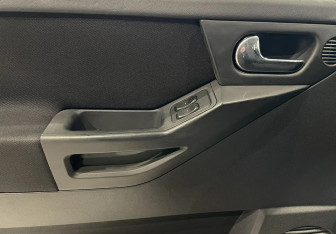 Подержанный автомобиль Opel Meriva 2007 года (16 фото)