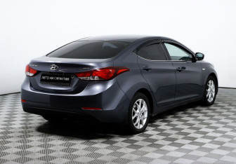 Подержанный автомобиль Hyundai Elantra Sedan 2015 года (5 фото)