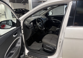 Подержанный автомобиль Hyundai Santa Fe 2014 года (7 фото)