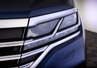Подержанный автомобиль Volkswagen Touareg 2022 года (17 фото)