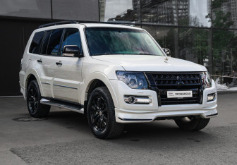 Подержанный автомобиль Mitsubishi Pajero 2019 года (3 фото)