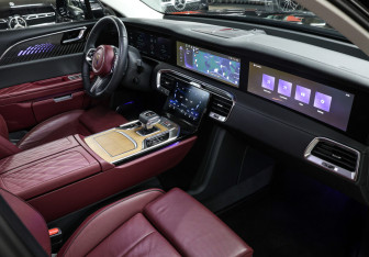 Подержанный автомобиль Hongqi E-HS9 2022 года (11 фото)