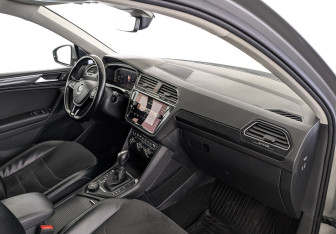 Подержанный автомобиль Volkswagen Tiguan 2019 года (13 фото)
