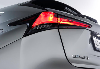 Подержанный автомобиль Lexus NX 2018 года (23 фото)