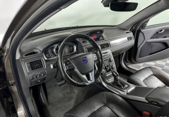 Подержанный автомобиль Volvo XC70 2016 года (14 фото)