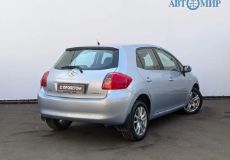 Подержанный автомобиль Toyota Auris Hatchback 2008 года (8 фото)