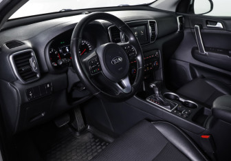 Подержанный автомобиль Kia Sportage 2018 года (15 фото)
