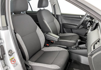 Подержанный автомобиль Skoda Rapid Liftback 2021 года (23 фото)