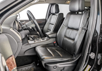 Подержанный автомобиль Jeep Grand Cherokee 2012 года (20 фото)