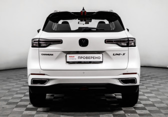 Подержанный автомобиль Changan UNI-S 2024 года (6 фото)