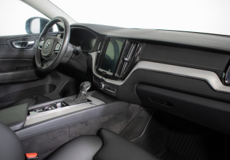 Подержанный автомобиль Volvo XC60 2018 года (9 фото)