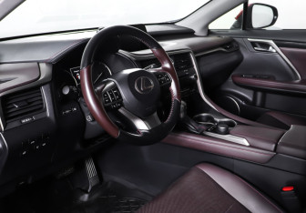 Подержанный автомобиль Lexus RX 2017 года (15 фото)