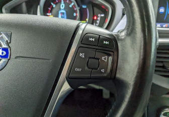 Подержанный автомобиль Volvo V40 Cross Country 2014 года (29 фото)