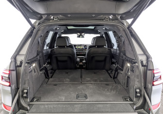 Новый BMW X7 2025 (8 фото)