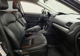 Подержанный автомобиль Subaru XV 2013 года (9 фото)