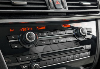 Подержанный автомобиль BMW X5 2014 года (21 фото)