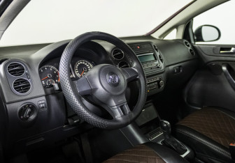 Подержанный автомобиль Volkswagen Golf Plus 2013 года (10 фото)