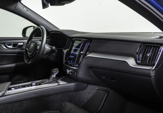 Подержанный автомобиль Volvo S60 2020 года (14 фото)