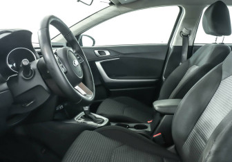 Подержанный автомобиль Kia Ceed Wagon 2019 года (7 фото)