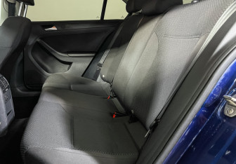 Подержанный автомобиль Volkswagen Jetta Sedan 2014 года (10 фото)