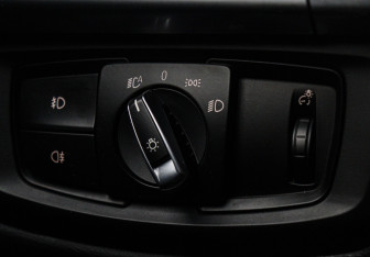 Подержанный автомобиль BMW X6 2016 года (22 фото)