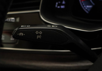 Подержанный автомобиль Audi Q8 2018 года (14 фото)