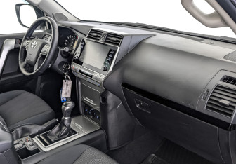 Подержанный автомобиль Toyota Land Cruiser Prado 2021 года (13 фото)