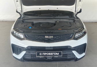Подержанный автомобиль Geely Tugella 2024 года (20 фото)