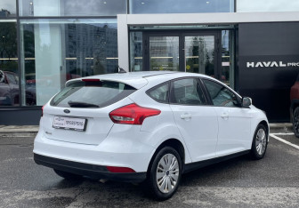 Подержанный автомобиль Ford Focus Hatchback 2018 года (5 фото)
