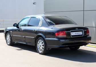 Подержанный автомобиль Hyundai Sonata 2009 года (7 фото)