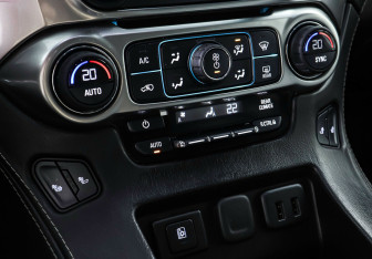 Подержанный автомобиль Chevrolet Tahoe 2016 года (13 фото)